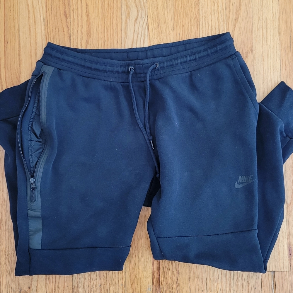 Nike Tech Joggers, Large